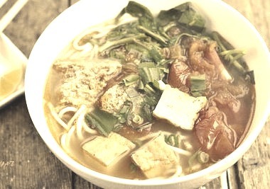 Vietnamese Vermicelli in Soup (canh bun)