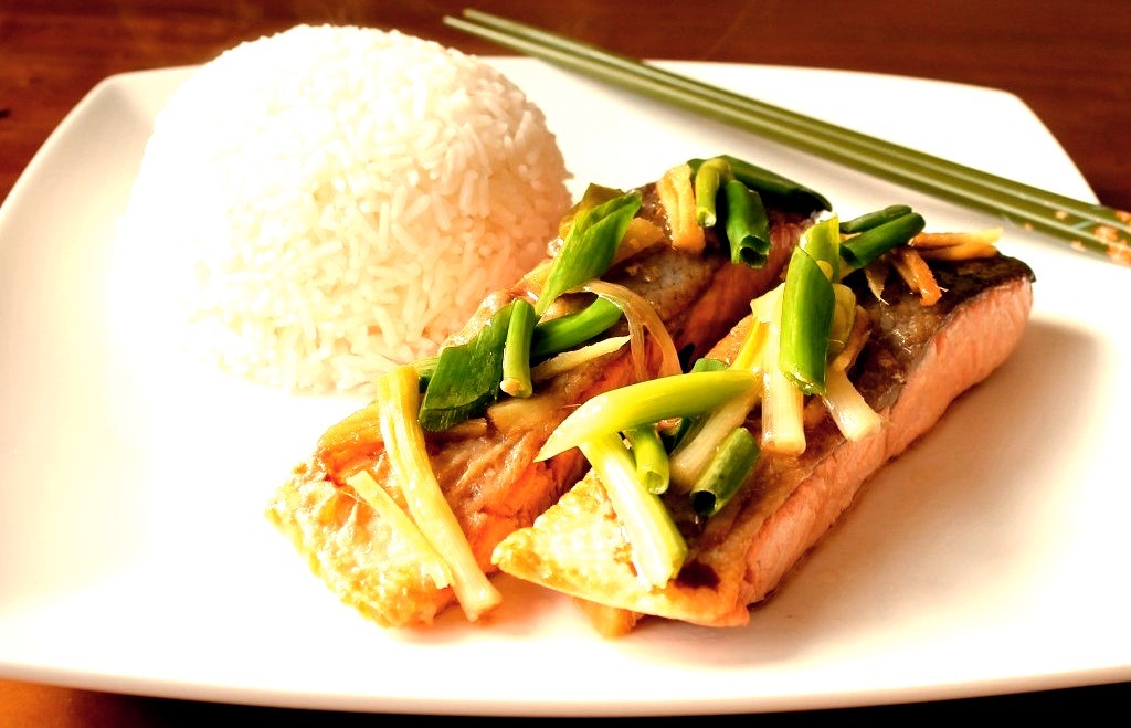 Simple Steamed Salmon