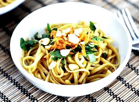 Simple Spicy Thai Noodles